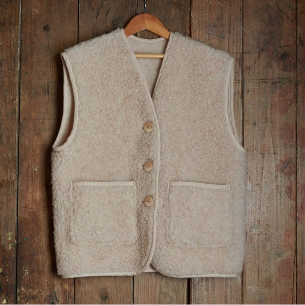 Womens Elk Vest - Wool Teddy Fleece - Oatmeal - size M